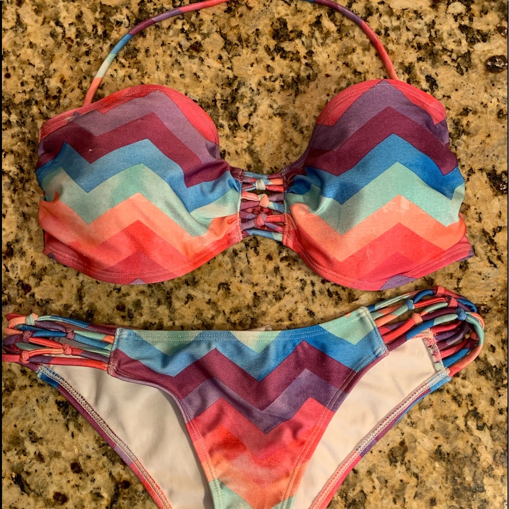 NWT  O’NEIL 2- 💖piece women’s bathing suit.